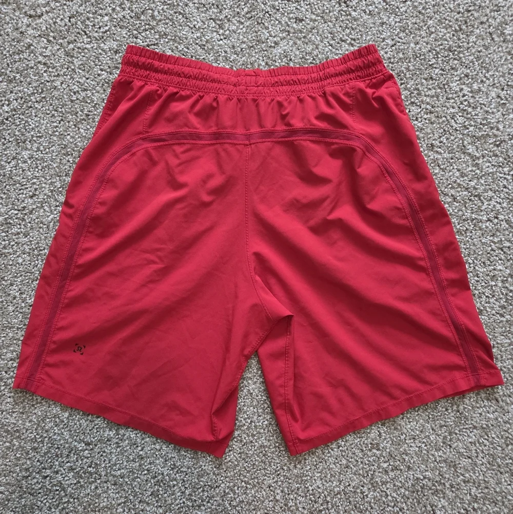 Lululemon Pace Breaker Short Medium Mens Linerless 9 Inseam Bold‎ Red Train Gym